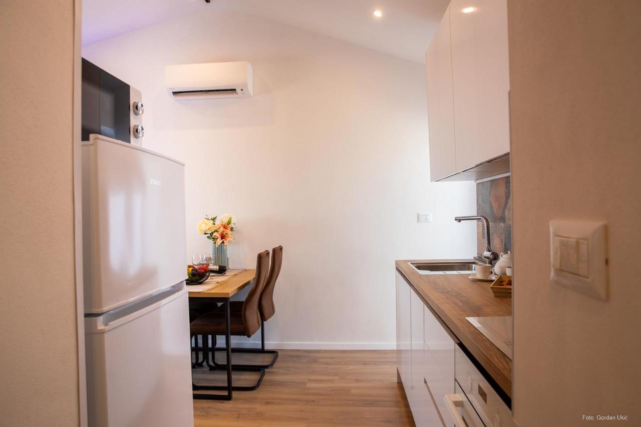 Blue Sky Apartment Ровин Екстериор снимка