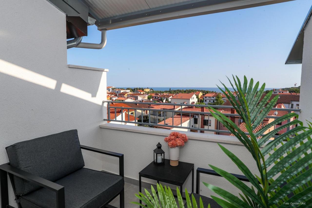 Blue Sky Apartment Ровин Екстериор снимка