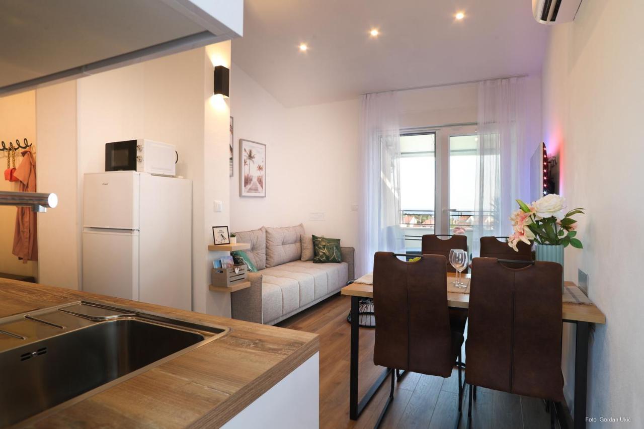 Blue Sky Apartment Ровин Екстериор снимка